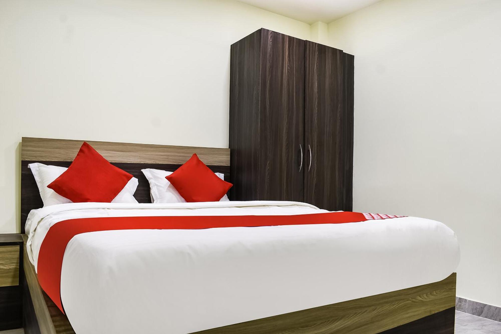Hotel O S&H Residency Khandagiri Eksteriør billede