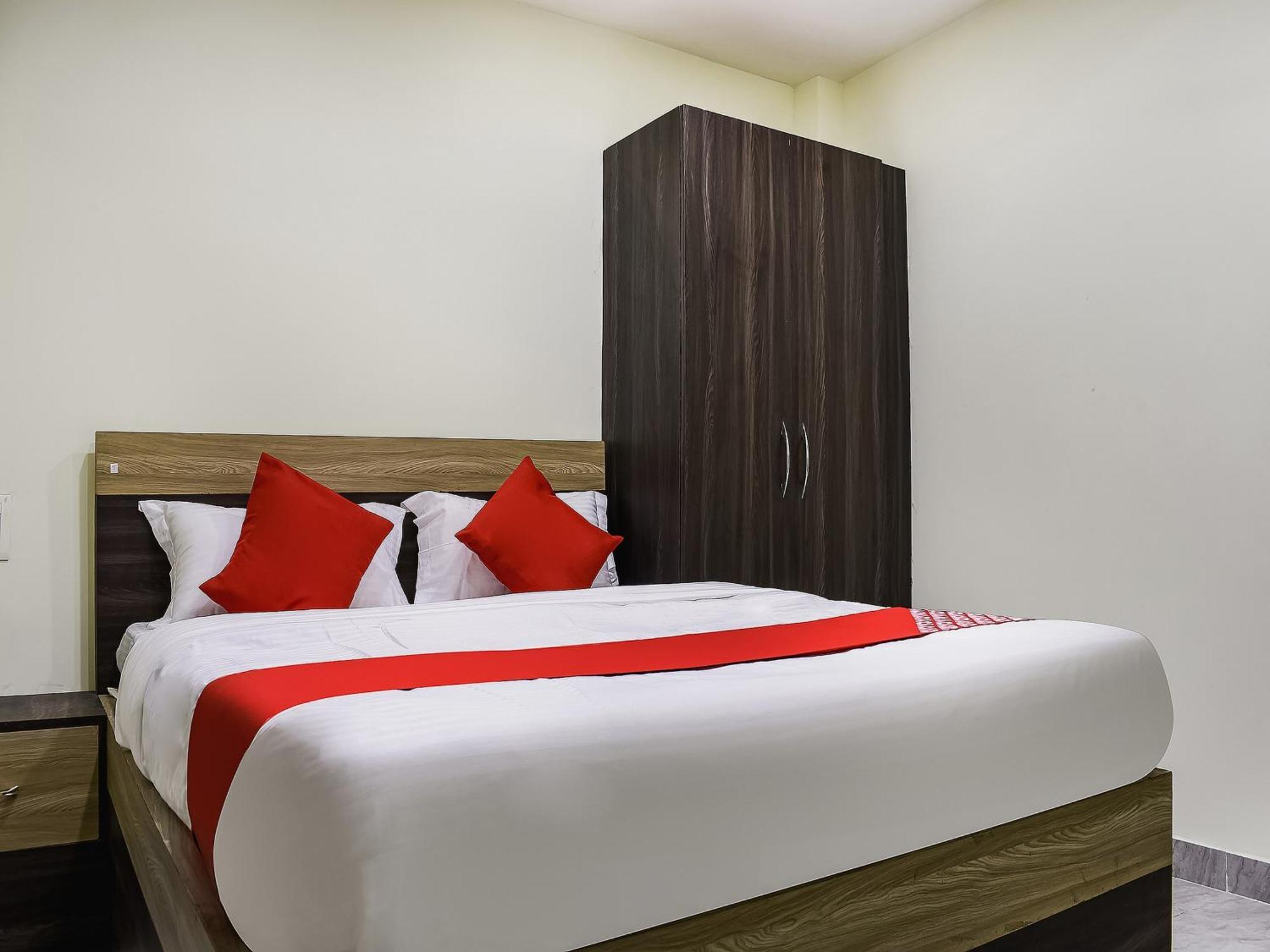 Hotel O S&H Residency Khandagiri Eksteriør billede