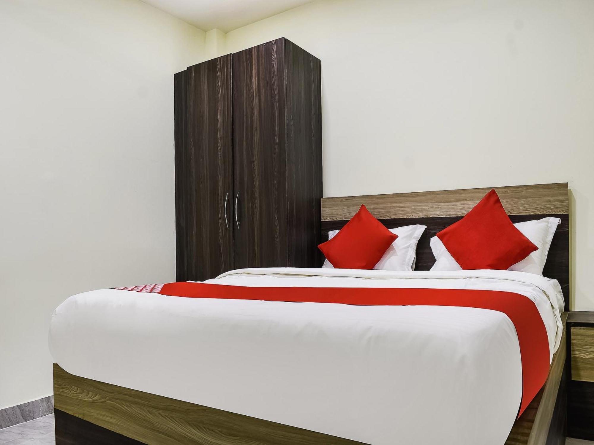Hotel O S&H Residency Khandagiri Eksteriør billede